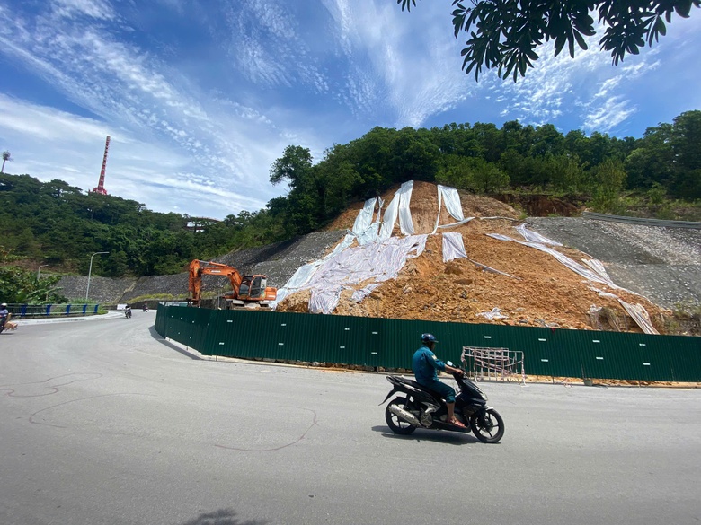 Quảng Ninh chủ động khắc phục sạt lở, ngập lụt ở c&aacute;c tuyến giao th&ocirc;ng m&ugrave;a mưa lũ- Ảnh 4.