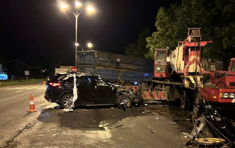Hiện trường vụ tai nạn g&acirc;y chết người.