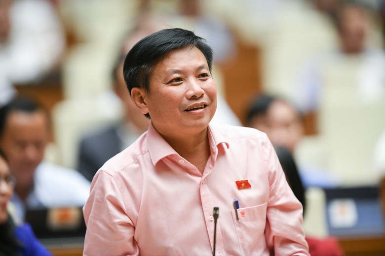 Bộ trưởng Bộ C&ocirc;ng an n&oacute;i về việc tước giấy ph&eacute;p l&aacute;i xe tr&ecirc;n VNeID- Ảnh 1.