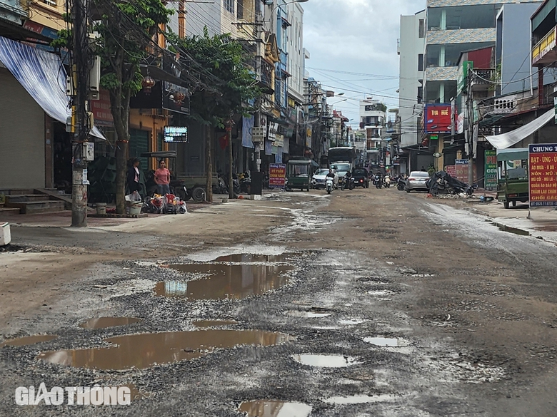 Vĩnh Ph&uacute;c: Người d&acirc;n "l&agrave;ng tỷ ph&uacute;" khổ v&igrave; đường cải tạo nham nhở- Ảnh 4.