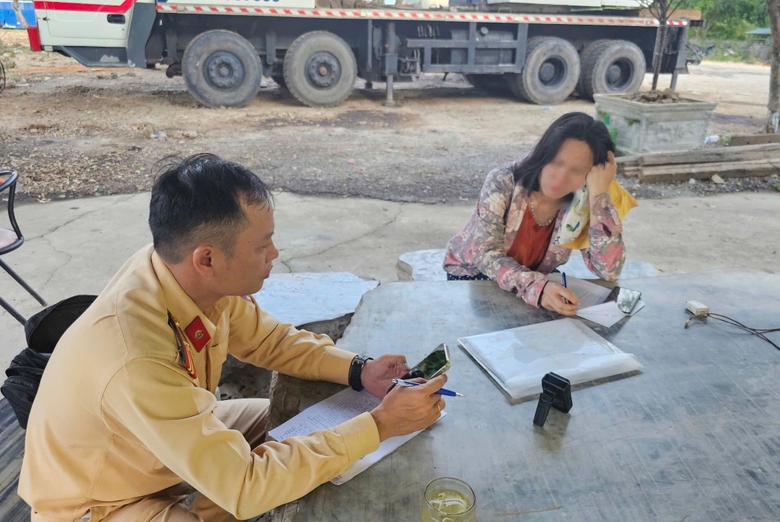 Nữ t&agrave;i xế cho &ocirc; t&ocirc; quay đầu, đi ngược chiều tr&ecirc;n cao tốc do đi qu&aacute; n&uacute;t giao- Ảnh 1.