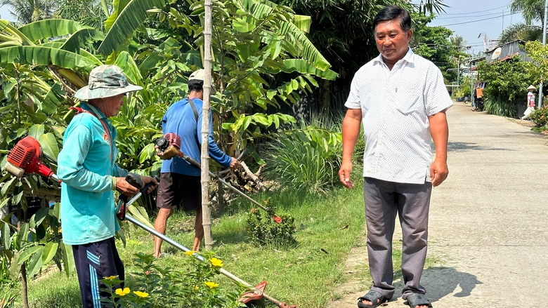 Người đàn ông ở Sóc Trăng vận động xây cầu, làm đẹp đường quê- Ảnh 1. Người đàn ông ở Sóc Trăng vận động xây cầu, làm đẹp đường quê- Ảnh 1.