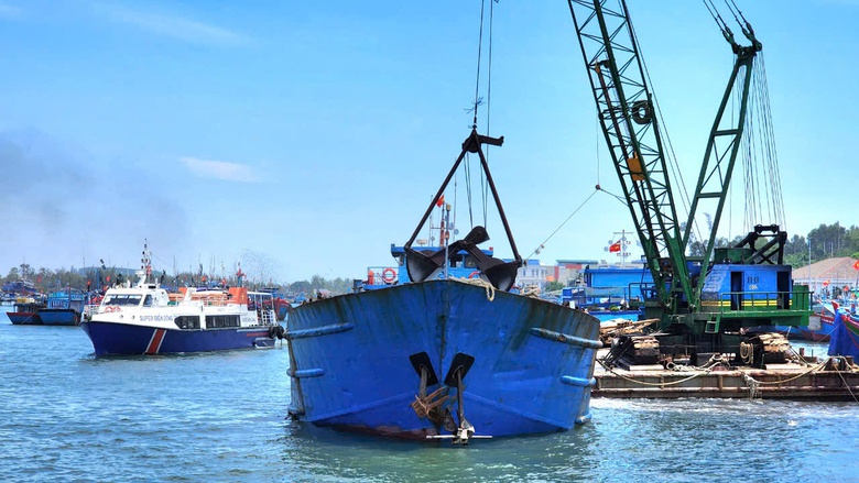 X&aacute;ng cạp khủng ngoạm b&ugrave;n, nạo v&eacute;t th&ocirc;ng luồng cảng Sa Kỳ- Ảnh 3.