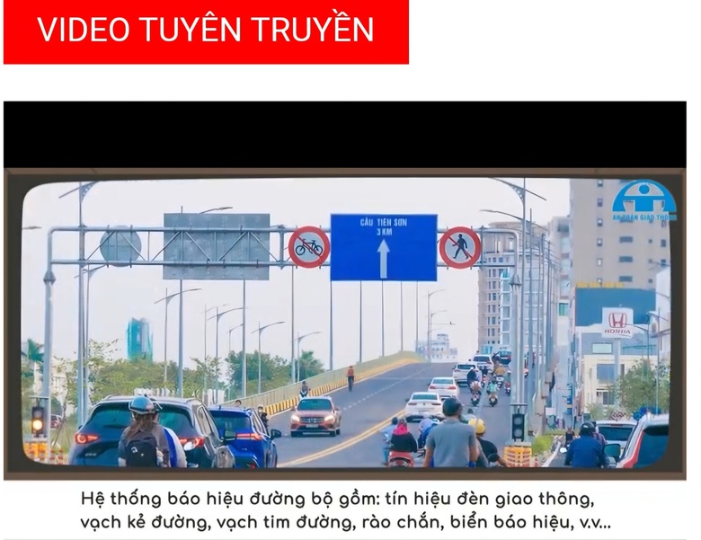 Đ&agrave; Nẵng: Chiếu video tuy&ecirc;n truyền về ATGT tại nơi tiếp d&acirc;n, tr&ecirc;n xe bu&yacute;t- Ảnh 1.