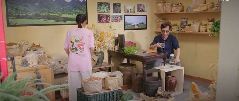 Đi giữa trời rực rỡ tập 18: Vẫn ki&ecirc;n tr&igrave; sau biến cố, Chải đến tận trường tặng hoa cho Pu- Ảnh 3.
