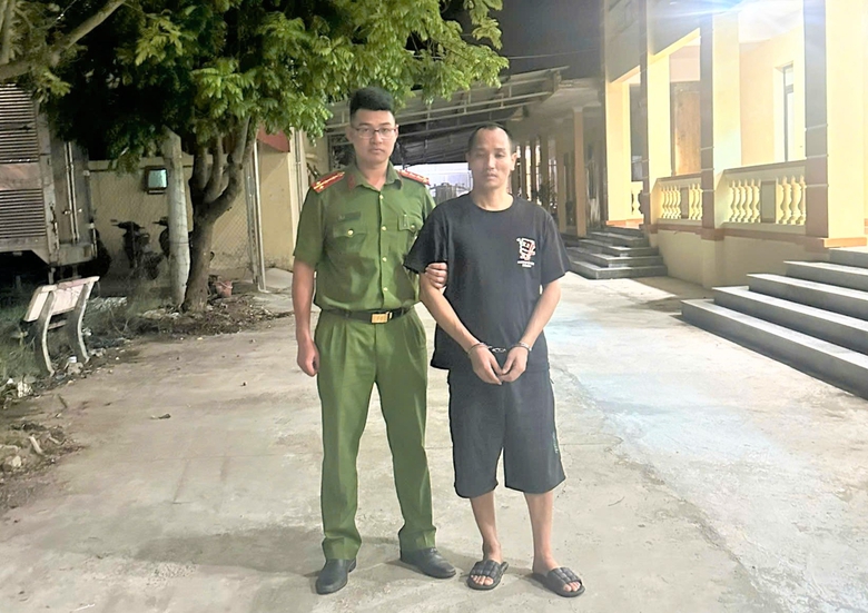 Đối tượng truy n&atilde; ra đầu th&uacute; sau 17 năm trốn trong rừng- Ảnh 1.