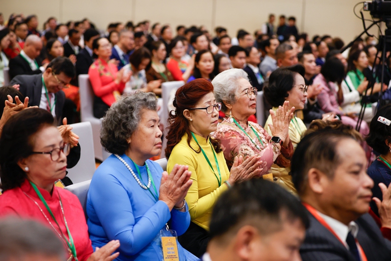 Thủ tướng chia sẻ 3 th&ocirc;ng điệp, 3 định hướng, 3 trọng t&acirc;m tại "Hội nghị Di&ecirc;n Hồng"- Ảnh 2.