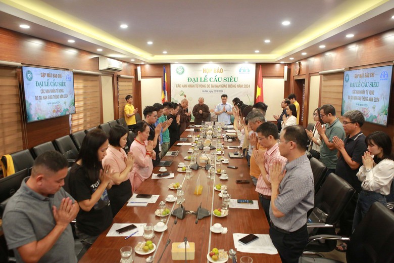 Lần đầu ti&ecirc;n tổ chức đại lễ cầu si&ecirc;u nạn nh&acirc;n tử vong do tai nạn giao th&ocirc;ng tại miền Trung- Ảnh 3.