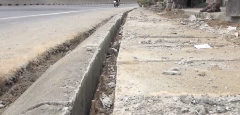 Sửa chữa các hố lõm trên quốc lộ 2 qua Phú Thọ- Ảnh 1. Sửa chữa các hố lõm trên quốc lộ 2 qua Phú Thọ- Ảnh 1.