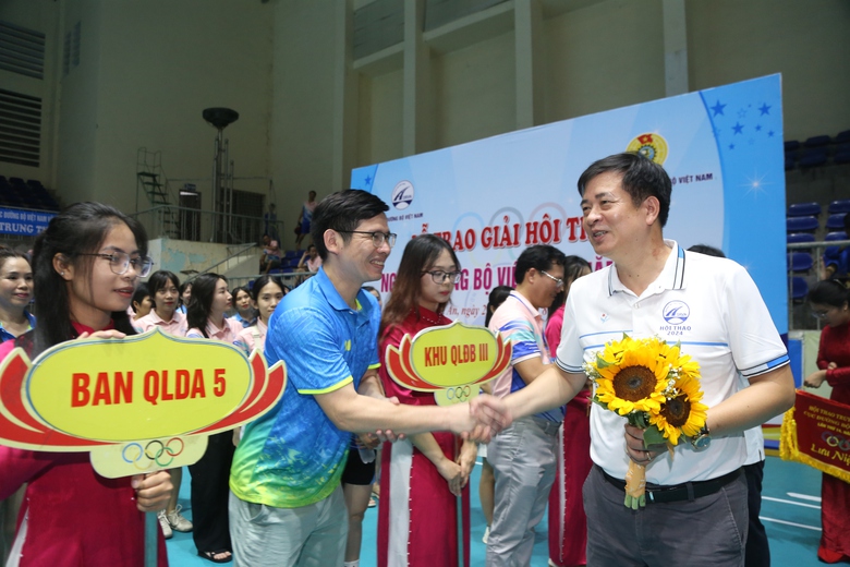 Sôi nổi hội thao ngành Đường bộ Việt Nam- Ảnh 6. Sôi nổi hội thao ngành Đường bộ Việt Nam- Ảnh 6.