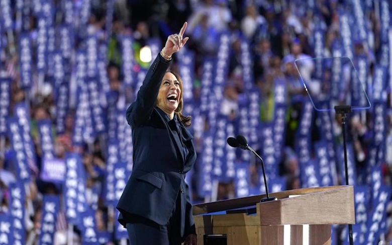 Điểm nhấn đặc biệt trong ph&aacute;t biểu nhận đề cử của b&agrave; Kamala Harris