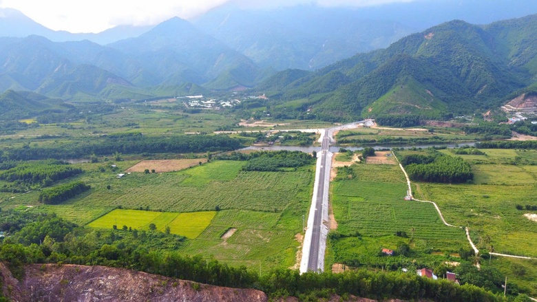 Cận cảnh tuyến đường mới nối phía Nam sông Cu Đê và tỉnh lộ 700 tỷ của Đà Nẵng- Ảnh 1. Cận cảnh tuyến đường mới nối phía Nam sông Cu Đê và tỉnh lộ 700 tỷ của Đà Nẵng- Ảnh 1.