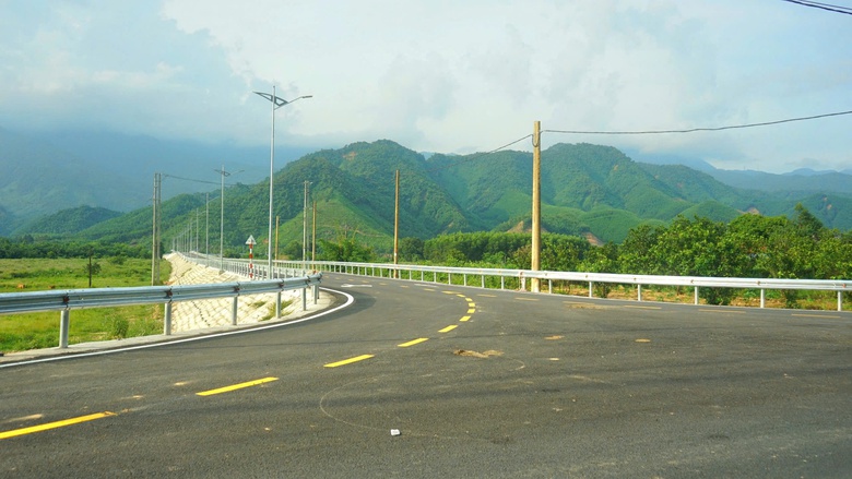 Cận cảnh tuyến đường mới nối phía Nam sông Cu Đê và tỉnh lộ 700 tỷ của Đà Nẵng- Ảnh 6. Cận cảnh tuyến đường mới nối phía Nam sông Cu Đê và tỉnh lộ 700 tỷ của Đà Nẵng- Ảnh 6.