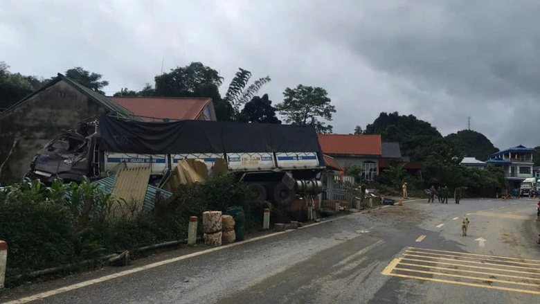 Xe tải đ&acirc;m v&agrave;o 3 nh&agrave; d&acirc;n, 1 người tử vong, 2 người bị thương- Ảnh 4.