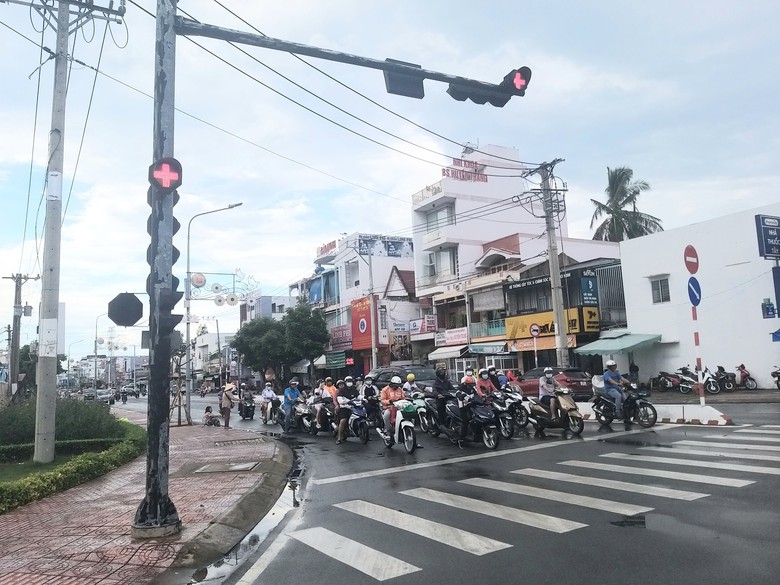 C&oacute; camera phạt nguội, người d&acirc;n Long An &yacute; thức hơn khi tham gia giao th&ocirc;ng- Ảnh 1.