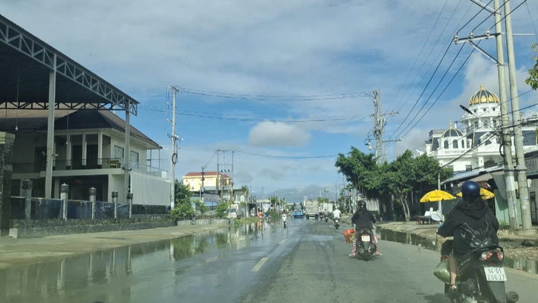 Triều cường g&acirc;y ngập quốc lộ 1 qua Bạc Li&ecirc;u- Ảnh 2.