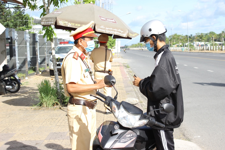 Hậu Giang tăng cường xử l&yacute; học sinh THPT vi phạm giao th&ocirc;ng- Ảnh 1.