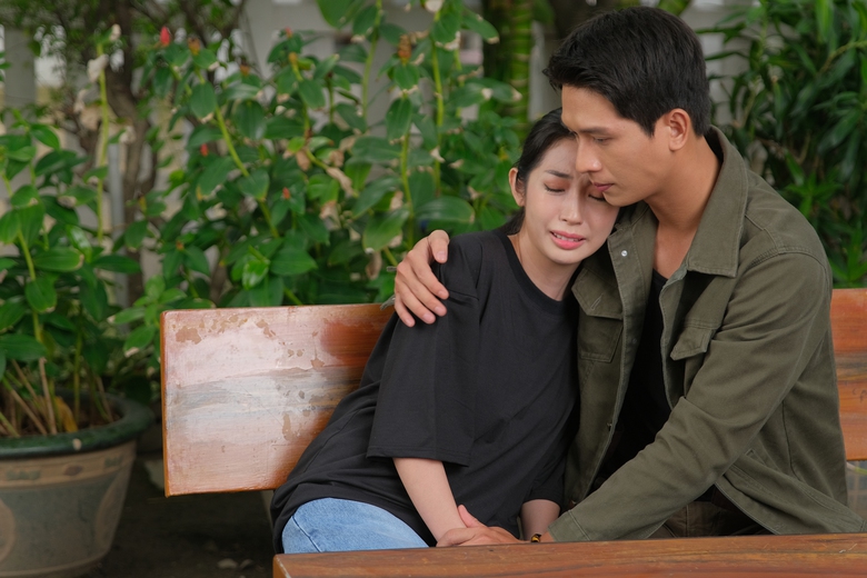 Diễn viên Trương Minh Thảo và ca sĩ Khổng Tú Quỳnh Diễn viên Trương Minh Thảo và ca sĩ Khổng Tú Quỳnh