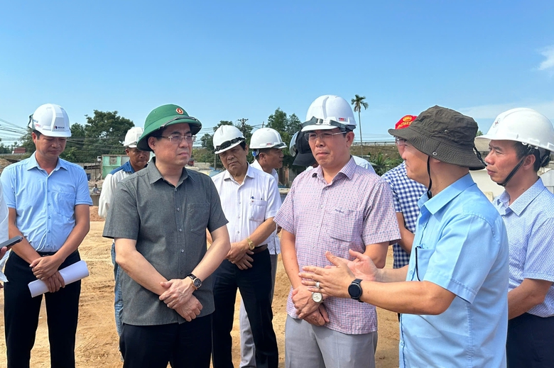 Di dời trạm viễn thông trên cao tốc Quảng Ngãi - Hoài Nhơn trong tháng 8/2024- Ảnh 4. Di dời trạm viễn thông trên cao tốc Quảng Ngãi - Hoài Nhơn trong tháng 8/2024- Ảnh 4.