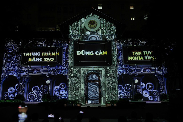 Tr&igrave;nh chiếu 3D mapping ho&agrave;nh tr&aacute;ng tại t&ograve;a nh&agrave; cổ hơn 100 tuổi- Ảnh 5.