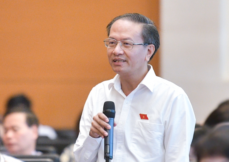 Cần quy định cụ thể việc trang bị ph&ograve;ng ch&aacute;y chữa ch&aacute;y cho &ocirc; t&ocirc; tr&ecirc;n 9 chỗ- Ảnh 1.