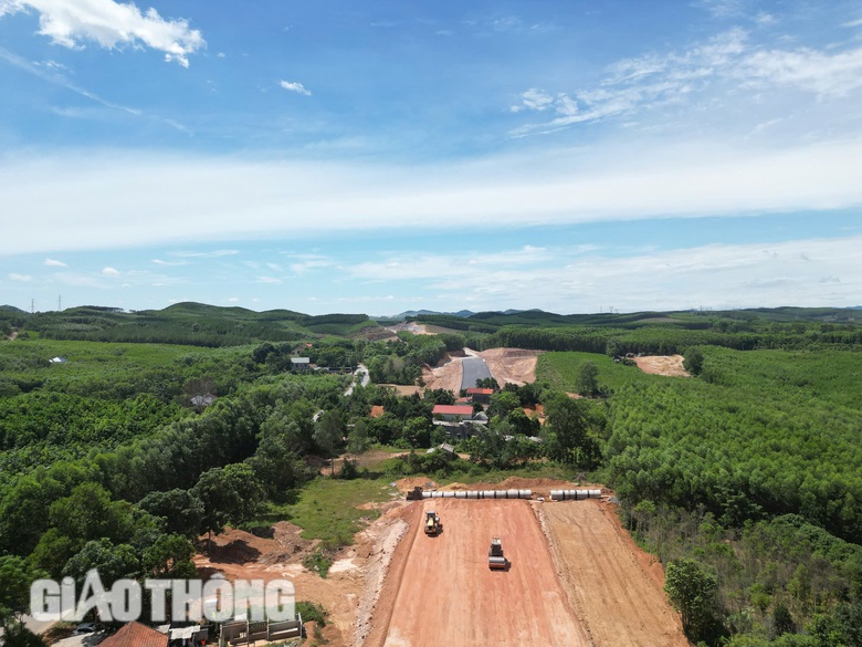 Lý do điều chỉnh tăng hơn 430ha đất rừng làm cao tốc Bắc - Nam giai đoạn 2- Ảnh 1. Lý do điều chỉnh tăng hơn 430ha đất rừng làm cao tốc Bắc - Nam giai đoạn 2- Ảnh 1.
