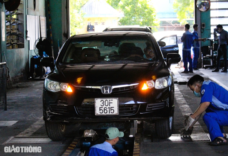 Chủ xe ngồi nh&agrave; vẫn dễ d&agrave;ng đặt lịch đăng kiểm trước qua mạng, điện thoại- Ảnh 1.