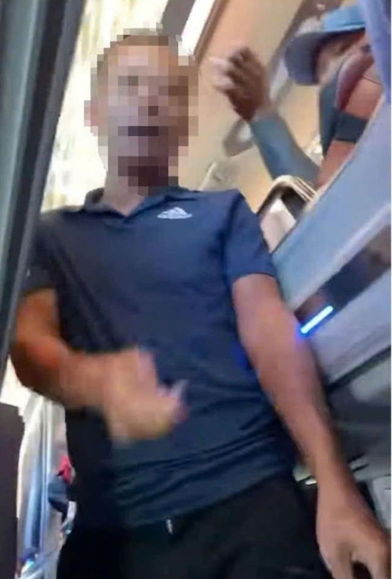 Triệu tập nh&acirc;n vi&ecirc;n nh&agrave; xe ở Th&aacute;i B&igrave;nh dọa đ&aacute;nh nữ h&agrave;nh kh&aacute;ch- Ảnh 1.