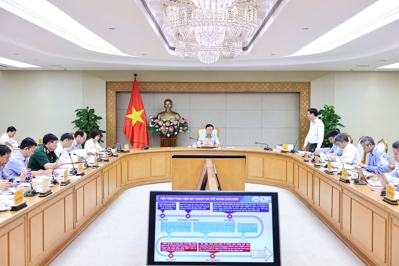 Phó thủ tướng: Quy hoạch cảng biển cần phát huy được năng lực, sức sáng tạo của nhà đầu tư- Ảnh 2. Phó thủ tướng: Quy hoạch cảng biển cần phát huy được năng lực, sức sáng tạo của nhà đầu tư- Ảnh 2.