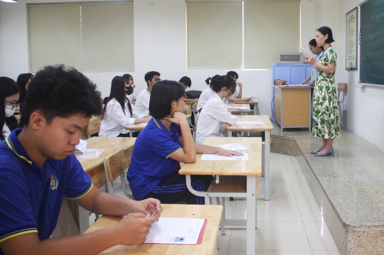 Thi tốt nghiệp THPT 2025: Rút ngắn thời gian, lần đầu có môn tin học, công nghệ- Ảnh 1. Thi tốt nghiệp THPT 2025: Rút ngắn thời gian, lần đầu có môn tin học, công nghệ- Ảnh 1.