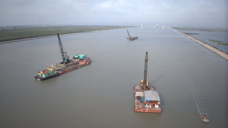 Sắp hoàn thành nâng cấp luồng kênh Hà Nam- Ảnh 1. Sắp hoàn thành nâng cấp luồng kênh Hà Nam- Ảnh 1.