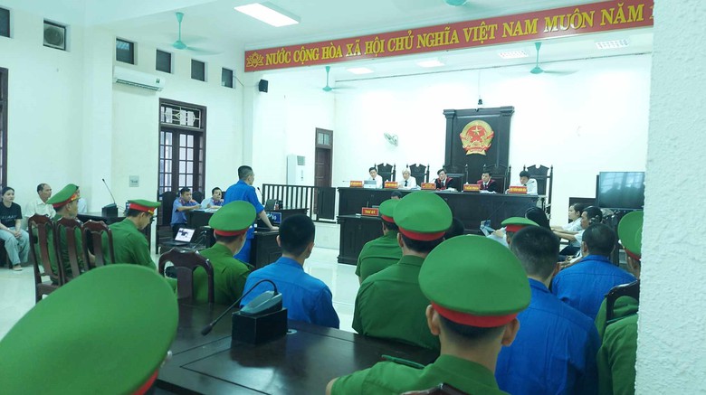 Quân "idol" cùng 3 đồng phạm bị tuyên án tử hình- Ảnh 3. Quân "idol" cùng 3 đồng phạm bị tuyên án tử hình- Ảnh 3.