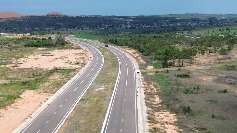 Vụ ngập nặng ở B&igrave;nh Thuận: Chủ đầu tư khẳng định kh&ocirc;ng phải do đường ven biển- Ảnh 3.