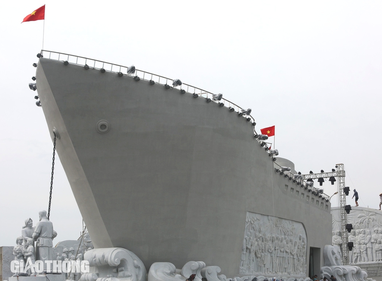 Ngắm tượng đ&agrave;i "Con t&agrave;u tập kết ra Bắc" ở Sầm Sơn- Ảnh 7.