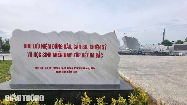 Ngắm tượng đ&agrave;i "Con t&agrave;u tập kết ra Bắc" ở Sầm Sơn- Ảnh 8.