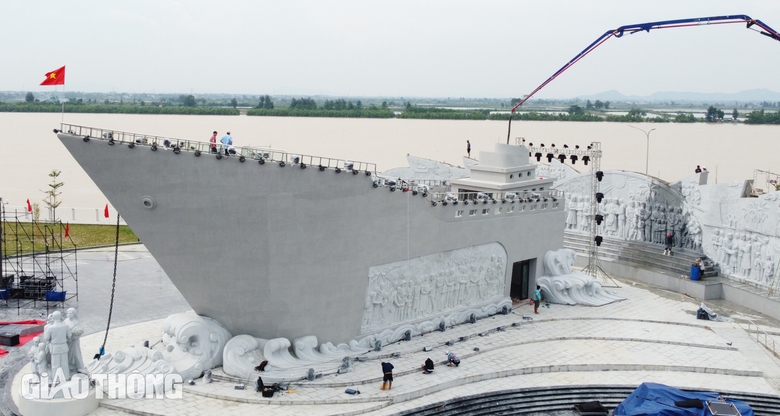 Ngắm tượng đ&agrave;i "Con t&agrave;u tập kết ra Bắc" ở Sầm Sơn- Ảnh 15.