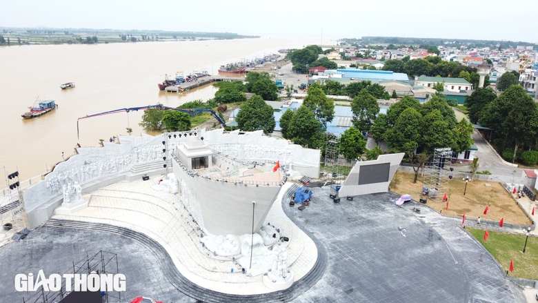 Ngắm tượng đ&agrave;i "Con t&agrave;u tập kết ra Bắc" ở Sầm Sơn- Ảnh 6.
