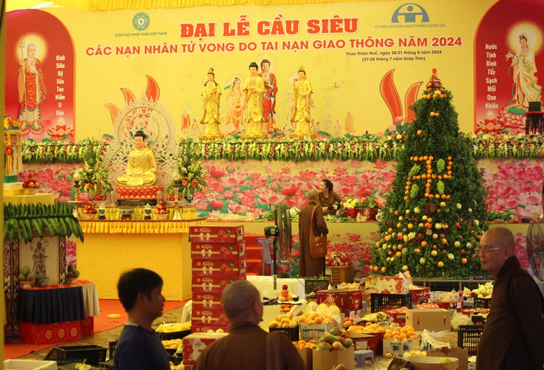 Ng&agrave;y mai, bắt đầu đại lễ cầu si&ecirc;u c&aacute;c nạn nh&acirc;n tử vong do tai nạn giao th&ocirc;ng ở TP Huế- Ảnh 7.