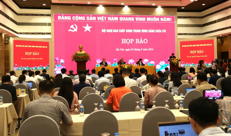 Tổng B&iacute; thư, Chủ tịch nước T&ocirc; L&acirc;m: Cuộc chiến chống tham nhũng sẽ kh&ocirc;ng ngừng, kh&ocirc;ng nghỉ- Ảnh 3.