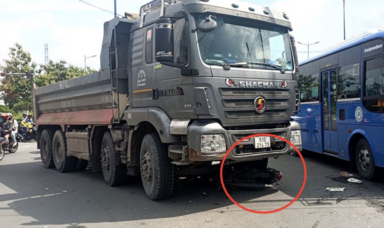 Hiện trường vụ tai nạn - Ảnh: H&agrave;n Phi.