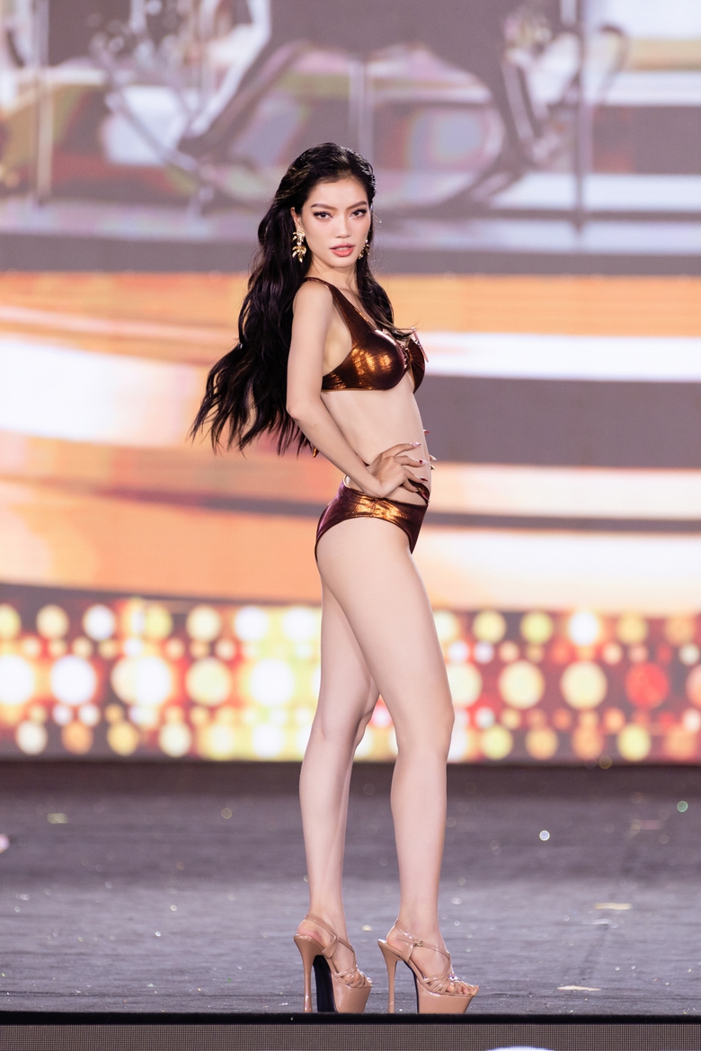 Top 20 Miss Grand Vietnam 2024 "đốt cháy" sân khấu với trang phục bikini- Ảnh 11. Top 20 Miss Grand Vietnam 2024 "đốt cháy" sân khấu với trang phục bikini- Ảnh 11.