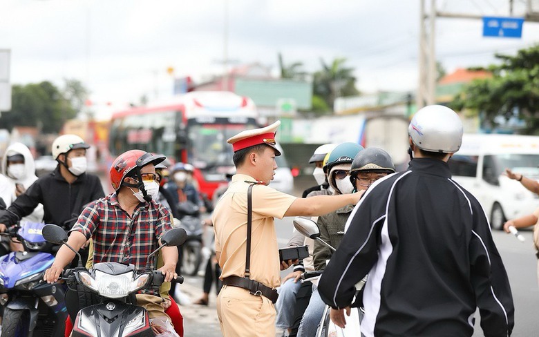 C&ocirc;ng an Đồng Nai, B&agrave; Rịa - Vũng T&agrave;u ra khuyến c&aacute;o để người d&acirc;n nghỉ lễ, an to&agrave;n- Ảnh 2.