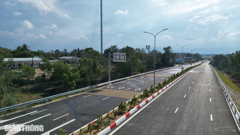 Ngắm đường 700 tỷ ở B&igrave;nh Định sắp kh&aacute;nh th&agrave;nh- Ảnh 2.