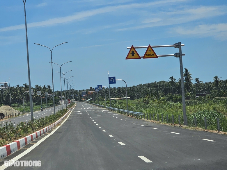 Ngắm đường 700 tỷ ở B&igrave;nh Định sắp kh&aacute;nh th&agrave;nh- Ảnh 9.