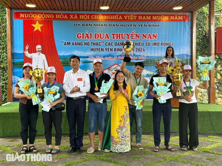 Độc đ&aacute;o đua thuyền nan tr&ecirc;n hồ Th&aacute;c B&agrave;- Ảnh 8.