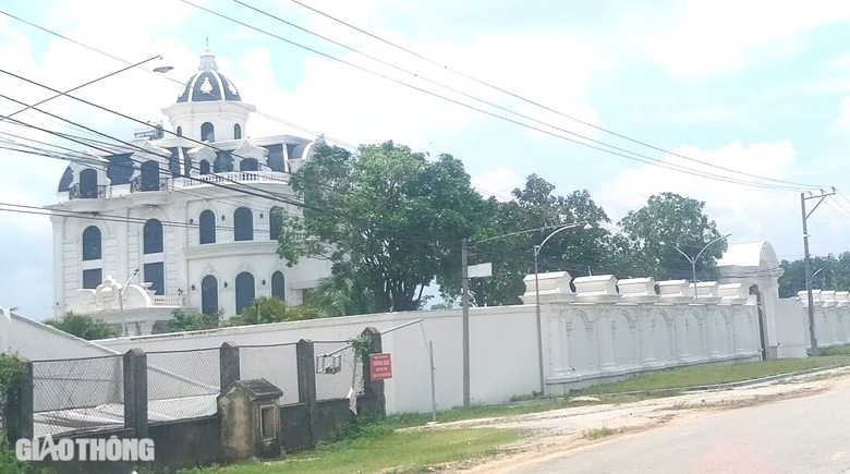 To&agrave;n cảnh khu biệt thự h&agrave;ng ngh&igrave;n m2 x&acirc;y tr&aacute;i ph&eacute;p ở B&igrave;nh Thuận trước ng&agrave;y th&aacute;o dỡ- Ảnh 4.