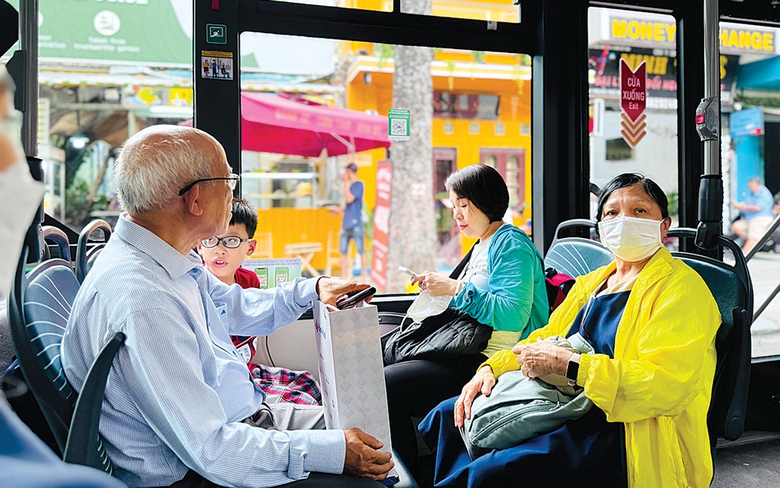 TP.HCM chốt lộ tr&igrave;nh đầu tư xe bu&yacute;t điện- Ảnh 1.