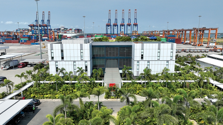 Nhiều doanh nghiệp cảng biển ti&ecirc;n phong xanh h&oacute;a- Ảnh 1.