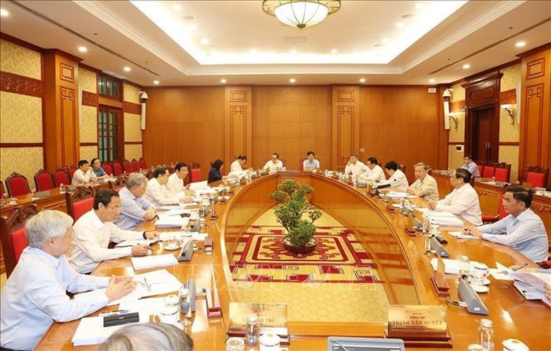 Tổng B&iacute; thư, Chủ tịch nước T&ocirc; L&acirc;m chủ tr&igrave; họp Bộ Ch&iacute;nh trị cho &yacute; kiến v&agrave;o c&aacute;c văn kiện- Ảnh 2.