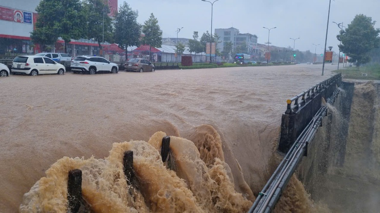 Mưa lớn g&acirc;y ngập &uacute;ng, sạt lở, chia cắt giao th&ocirc;ng nhiều tuyến đường ở L&agrave;o Cai- Ảnh 1.